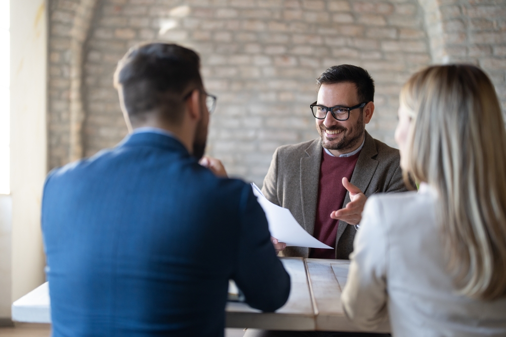 Realtor provides better client service